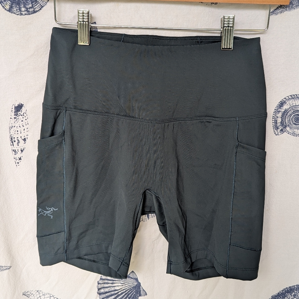 Arc'teryx Oriel Bike Shorts 6" Women's Small Like New